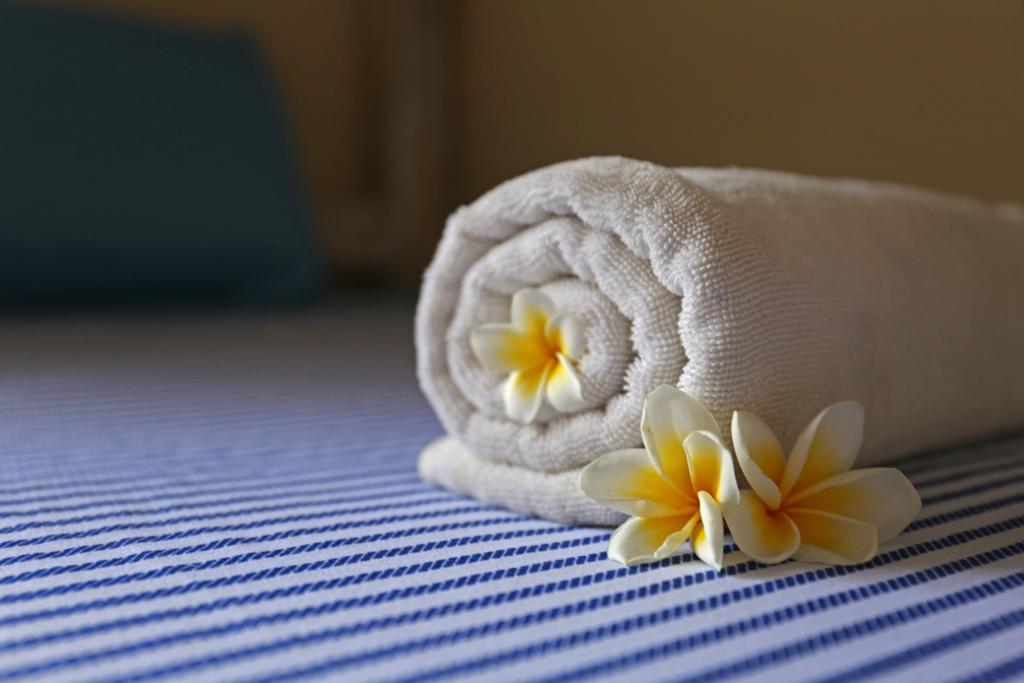 Surfers House Hotel Kuta Lombok Eksteriør billede