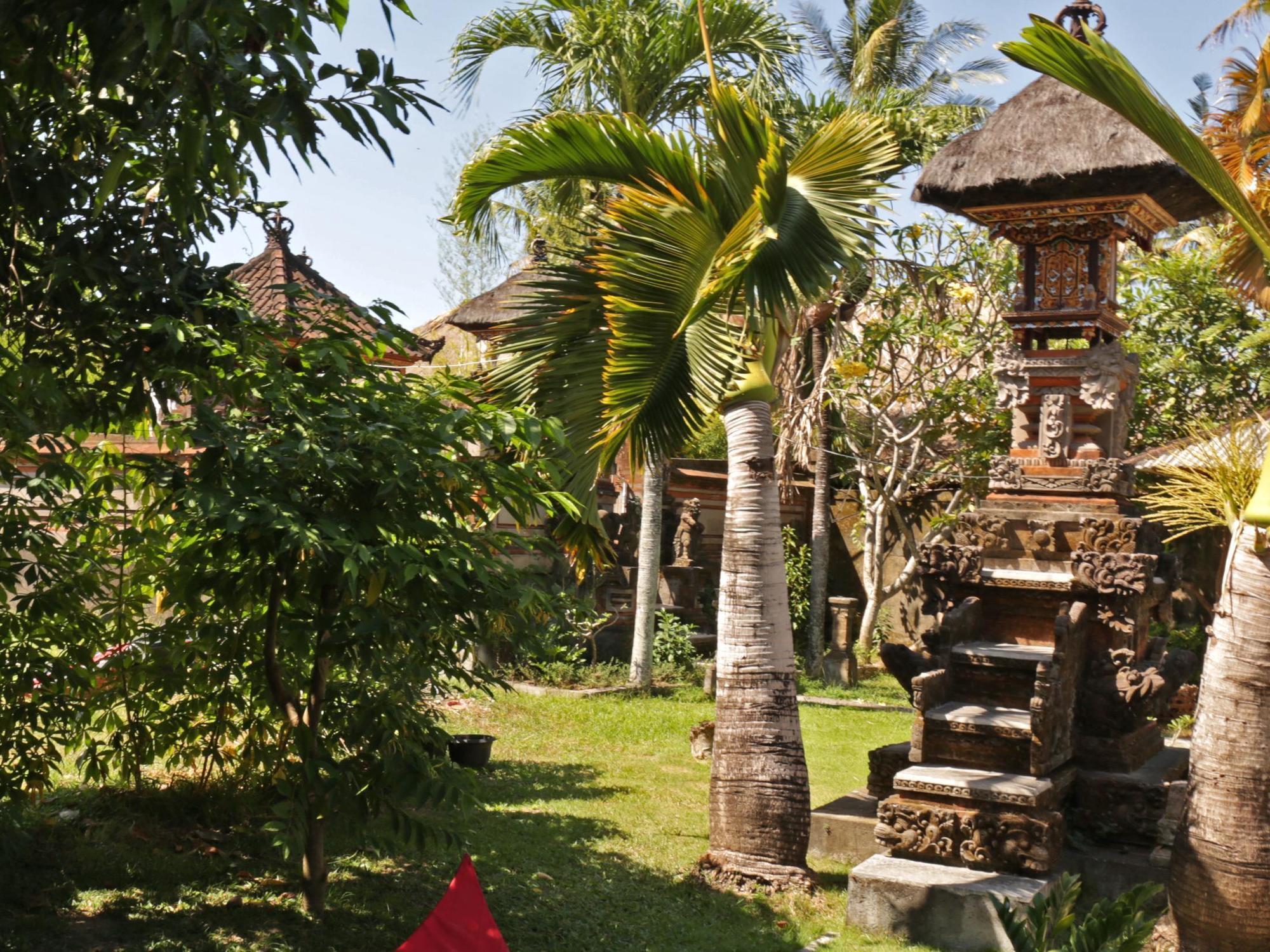 Surfers House Hotel Kuta Lombok Eksteriør billede