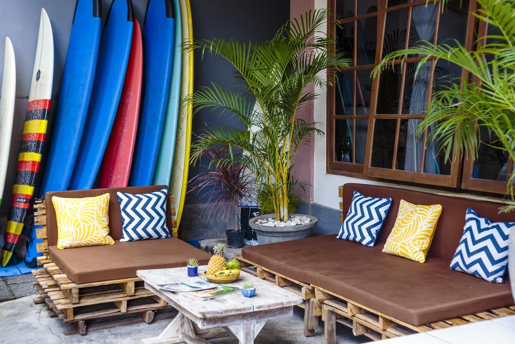 Surfers House Hotel Kuta Lombok Eksteriør billede
