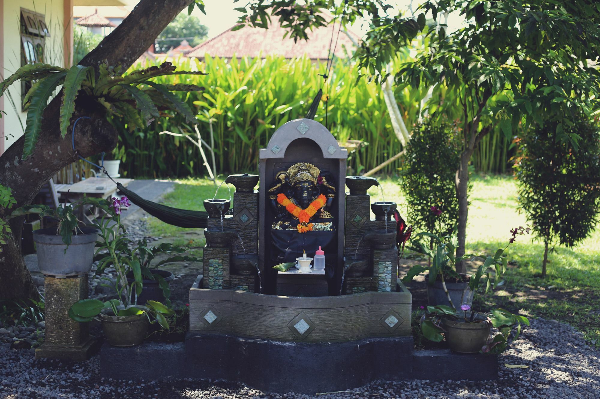 Surfers House Hotel Kuta Lombok Eksteriør billede