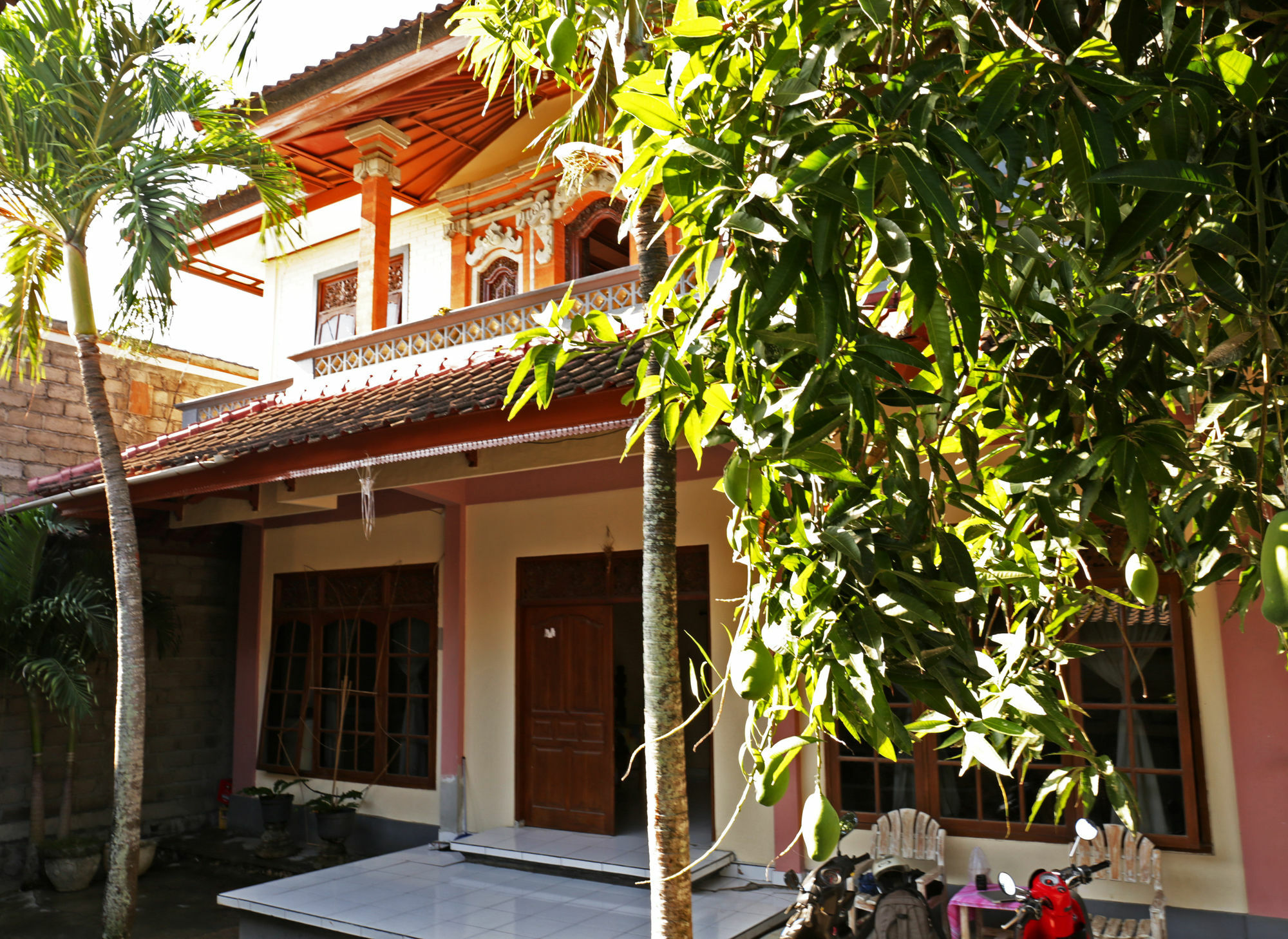Surfers House Hotel Kuta Lombok Eksteriør billede