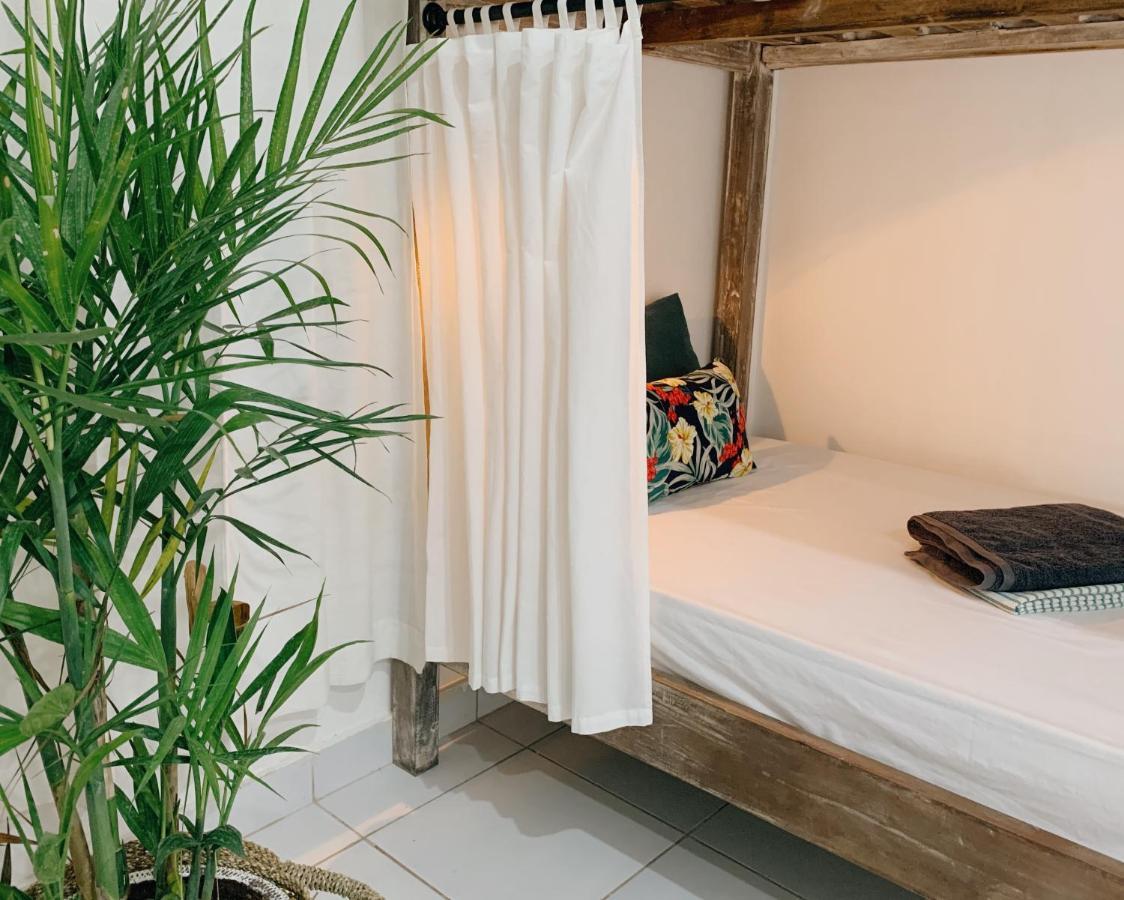 Surfers House Hotel Kuta Lombok Eksteriør billede